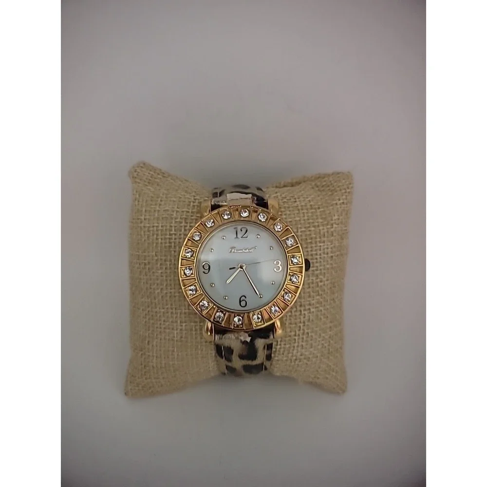 Vintage Bombshell Wristwatch Watch Leopard Print Strap Rhinestones Jewelry